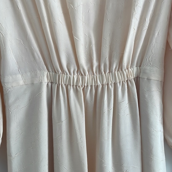 NWT Gorgeous Vince Dress! Creamy/Peachy color. Sz Small - Picture 5 of 9